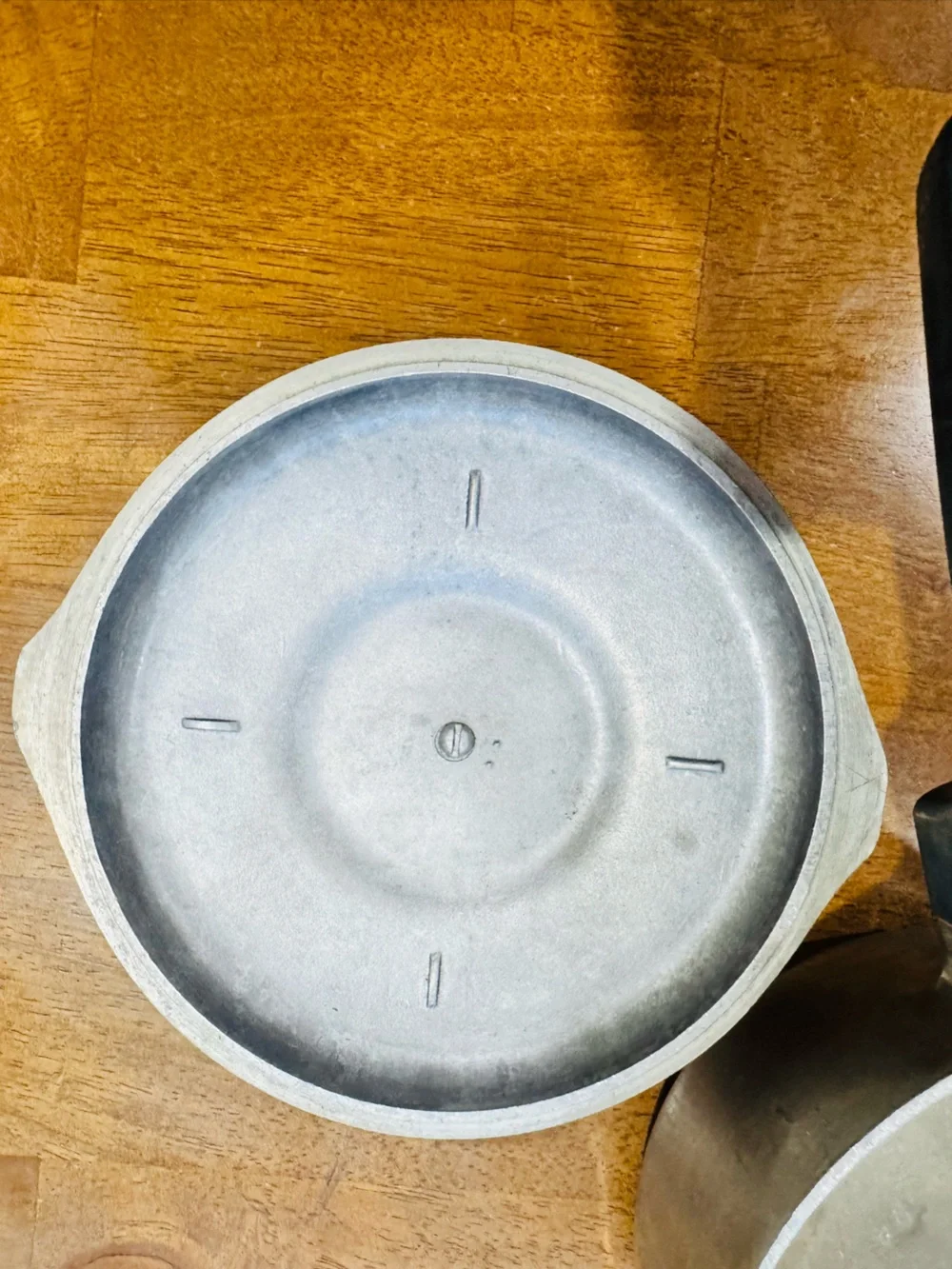 Vintage Magnalite GHC 2 Quarts (2 Liters) Dual Spout Cast Aluminum Pot with Lid.